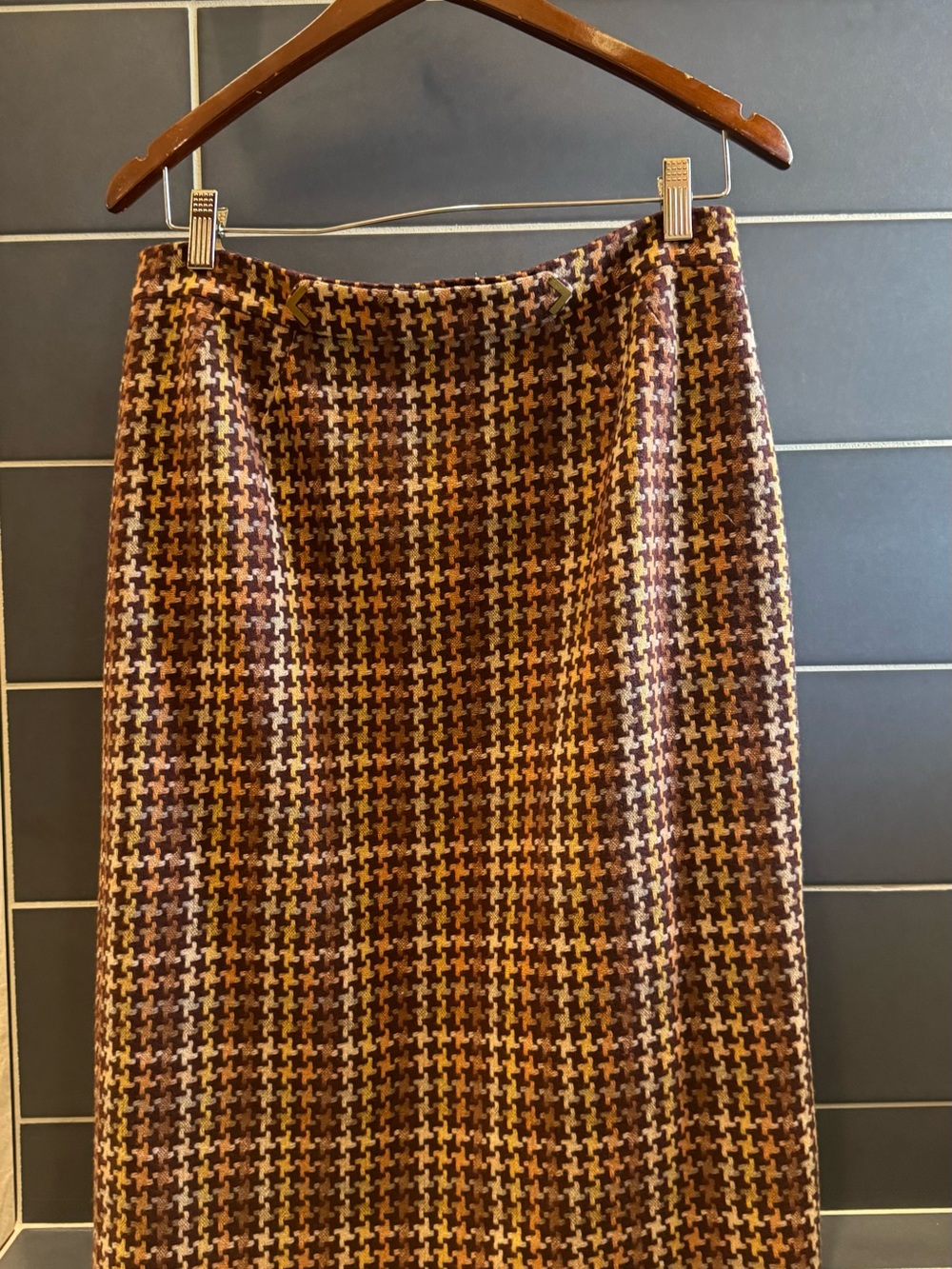 David Meister Brown and Cream Houndstooth Pencil Skirt